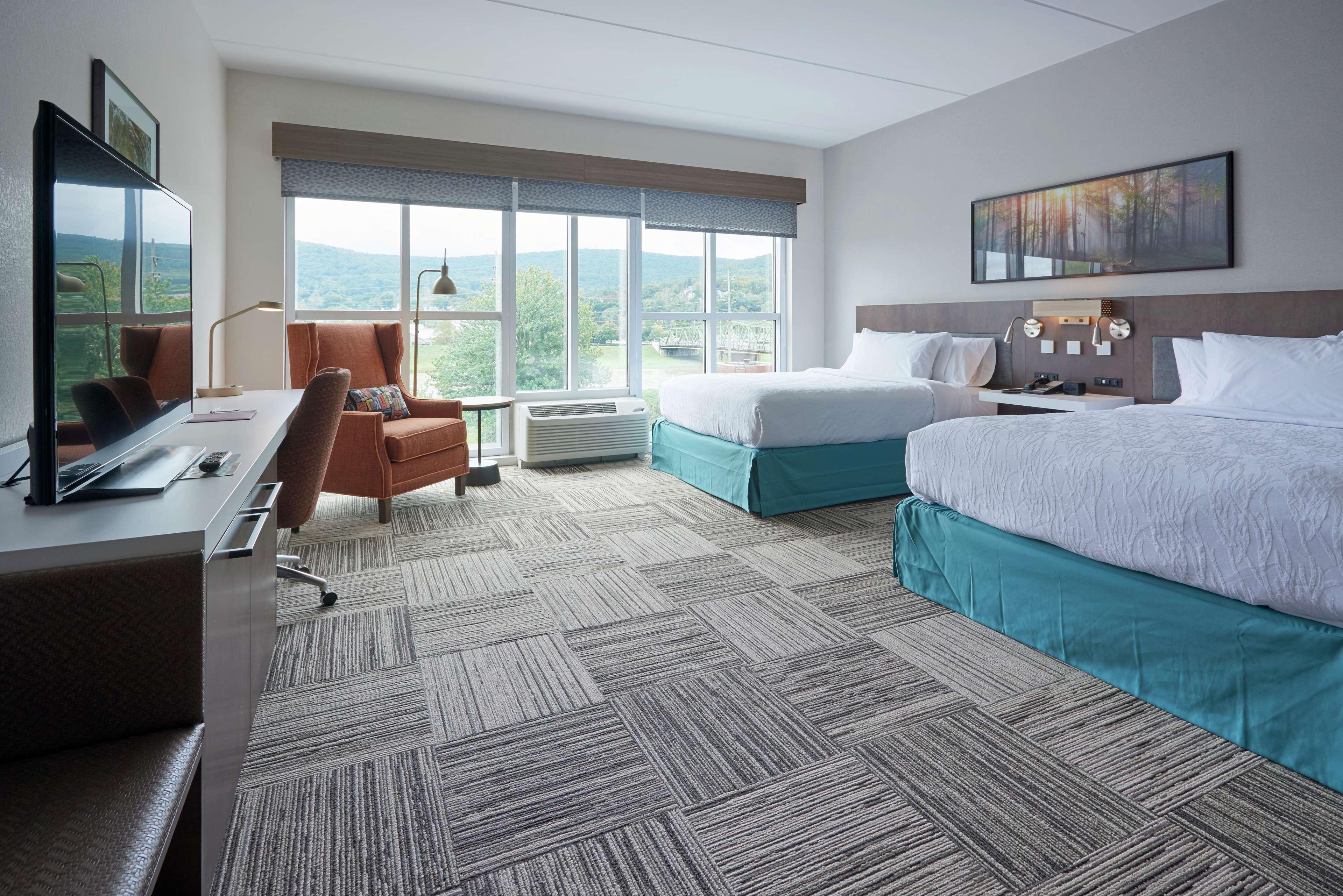 Hilton Garden Inn Corning Downtown Zewnętrze zdjęcie