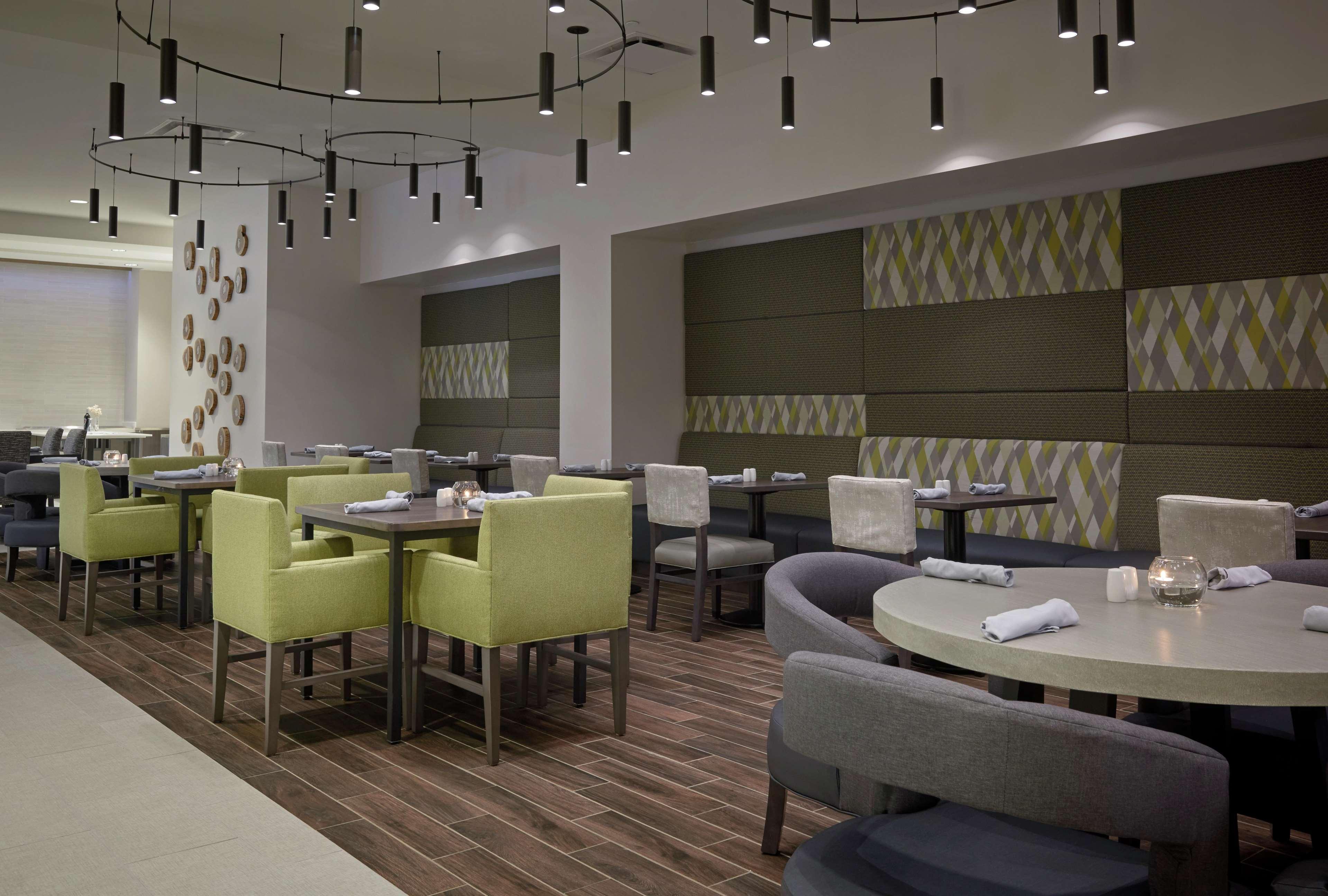Hilton Garden Inn Corning Downtown Zewnętrze zdjęcie