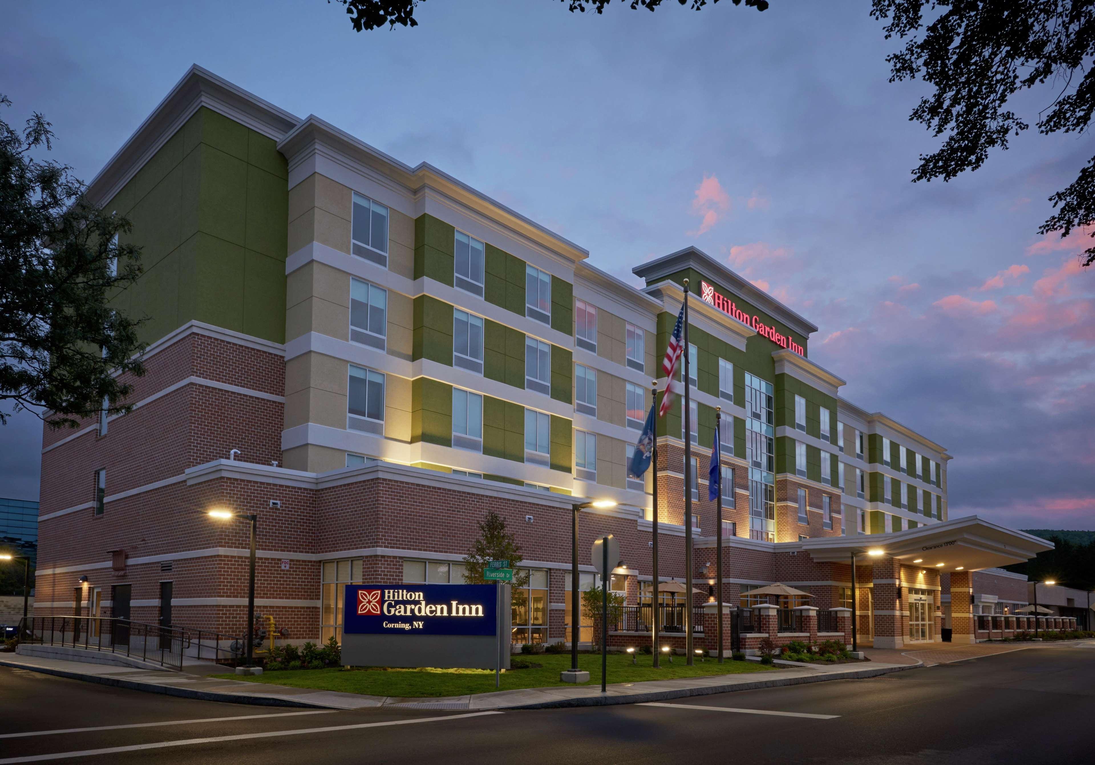 Hilton Garden Inn Corning Downtown Zewnętrze zdjęcie