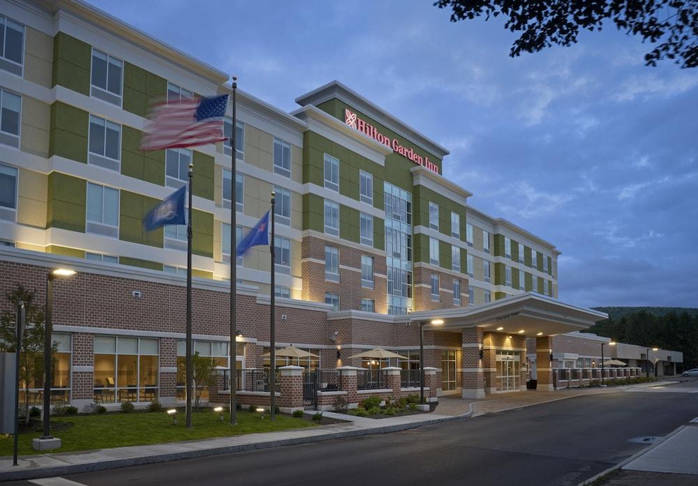 Hilton Garden Inn Corning Downtown Zewnętrze zdjęcie