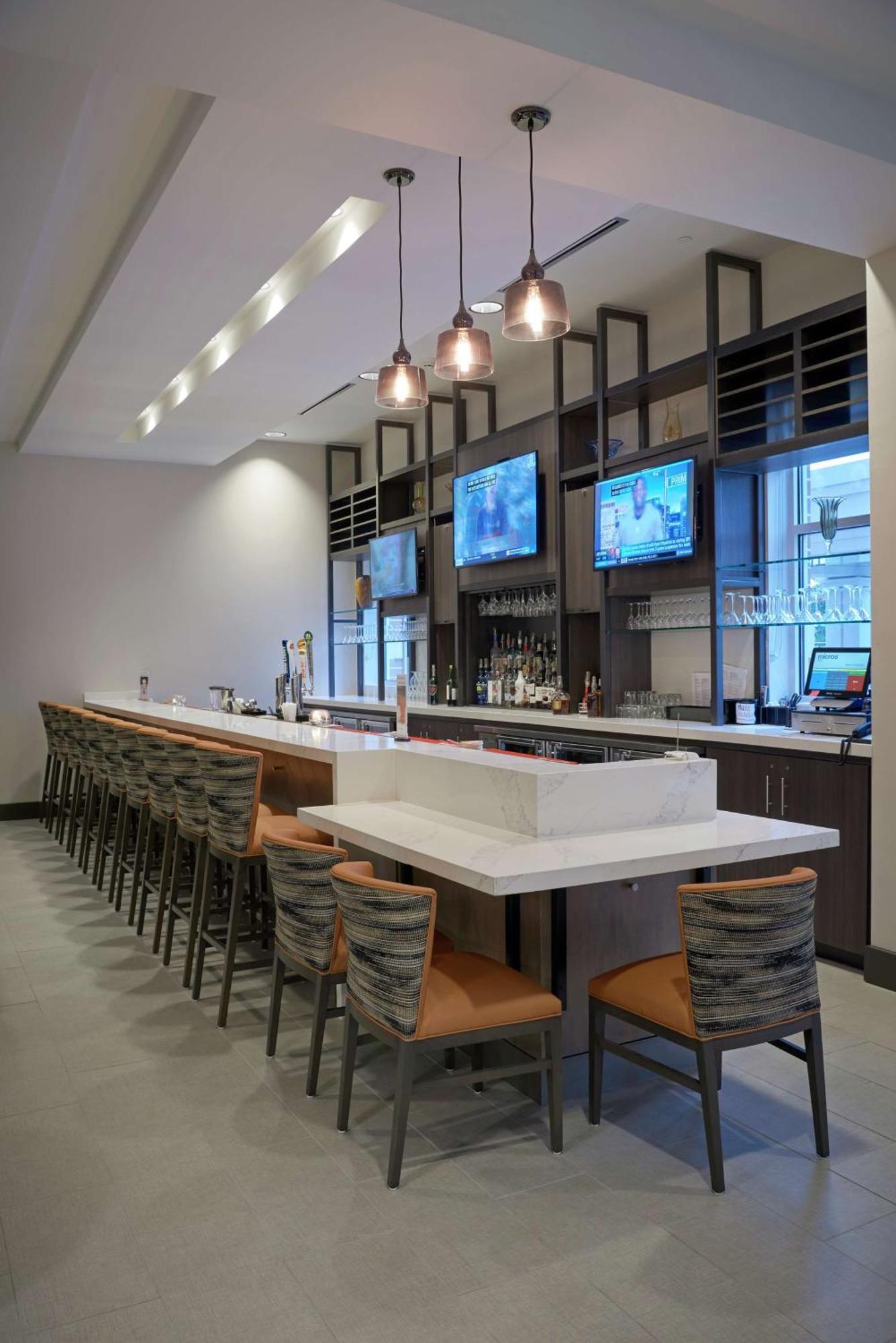 Hilton Garden Inn Corning Downtown Zewnętrze zdjęcie