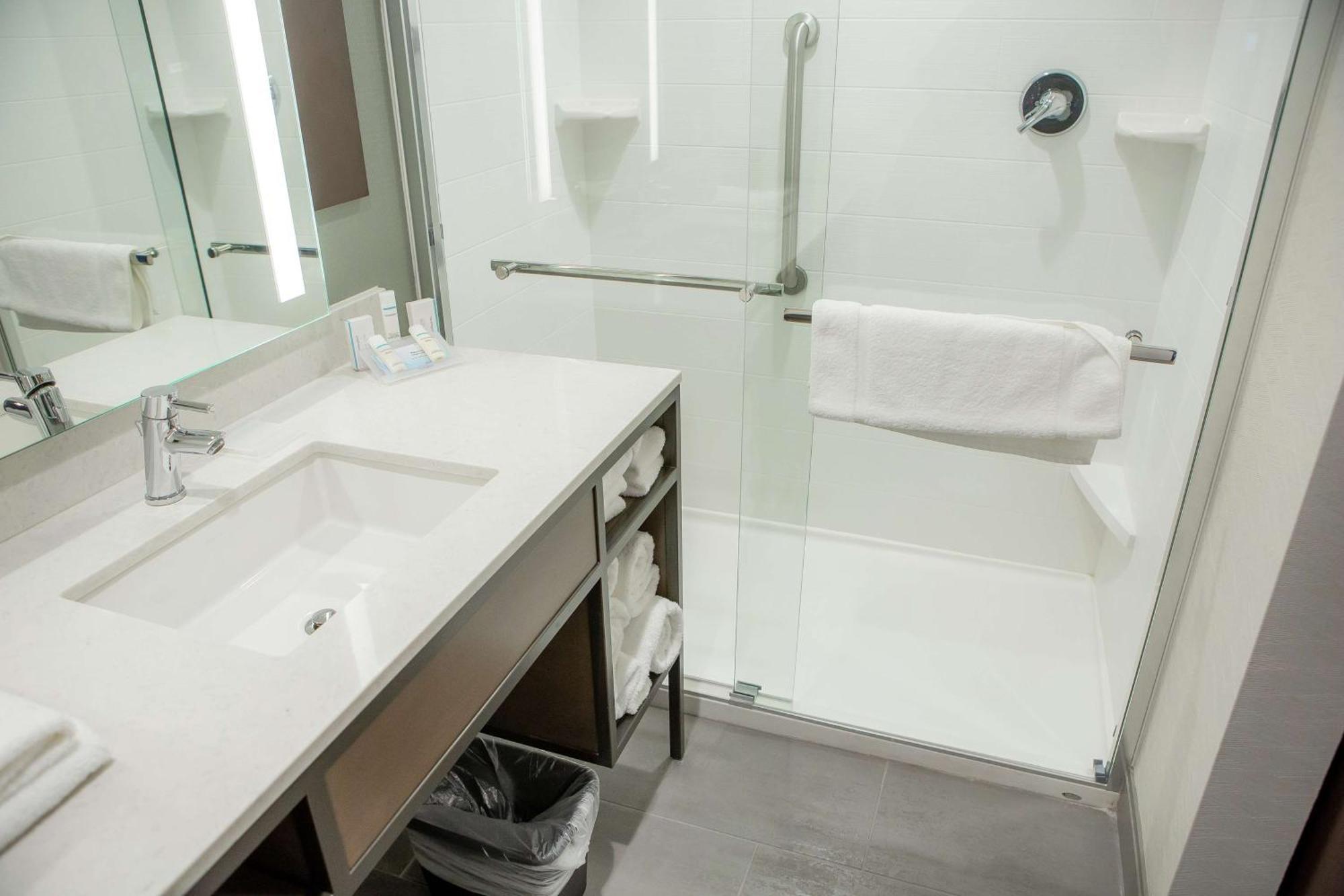 Hilton Garden Inn Corning Downtown Zewnętrze zdjęcie