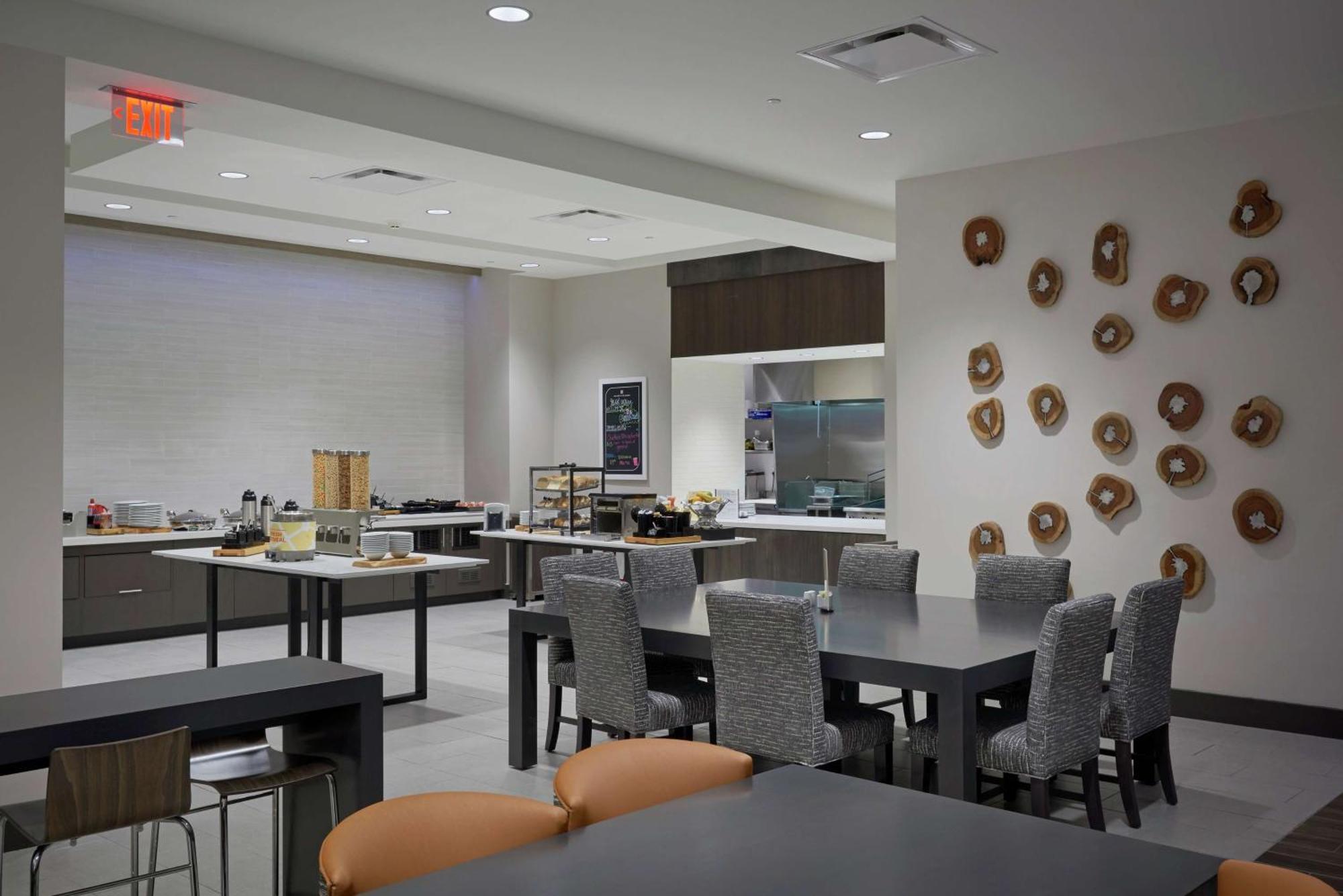 Hilton Garden Inn Corning Downtown Zewnętrze zdjęcie